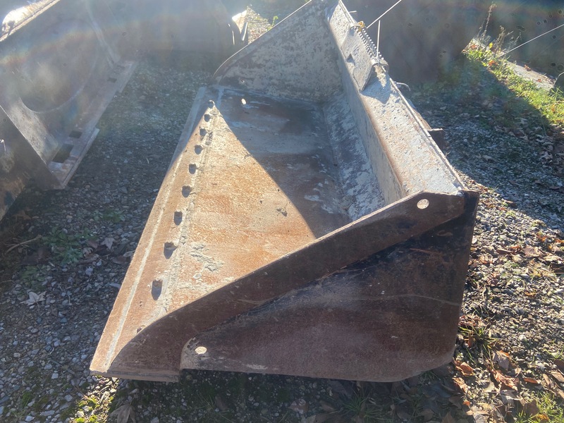 Attachments  Bucket - 5.5FT Photo